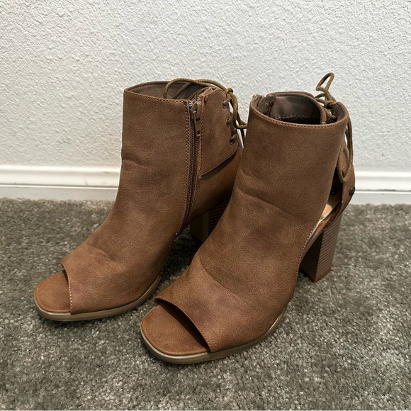 Sugar Brown Lace-Up Peep Toe Ankle Booties- Size 8 - Picture 2 of 9